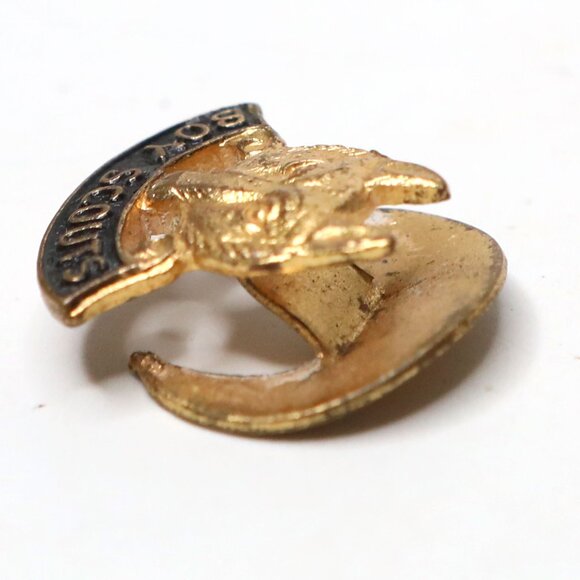Vintage Boy Scouts Buttonhole Pin Scully Montreal Gold Metal Wolf - Picture 4 of 7